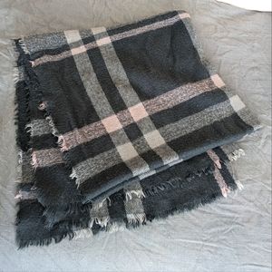 Grey/pink plaid blanket scarf